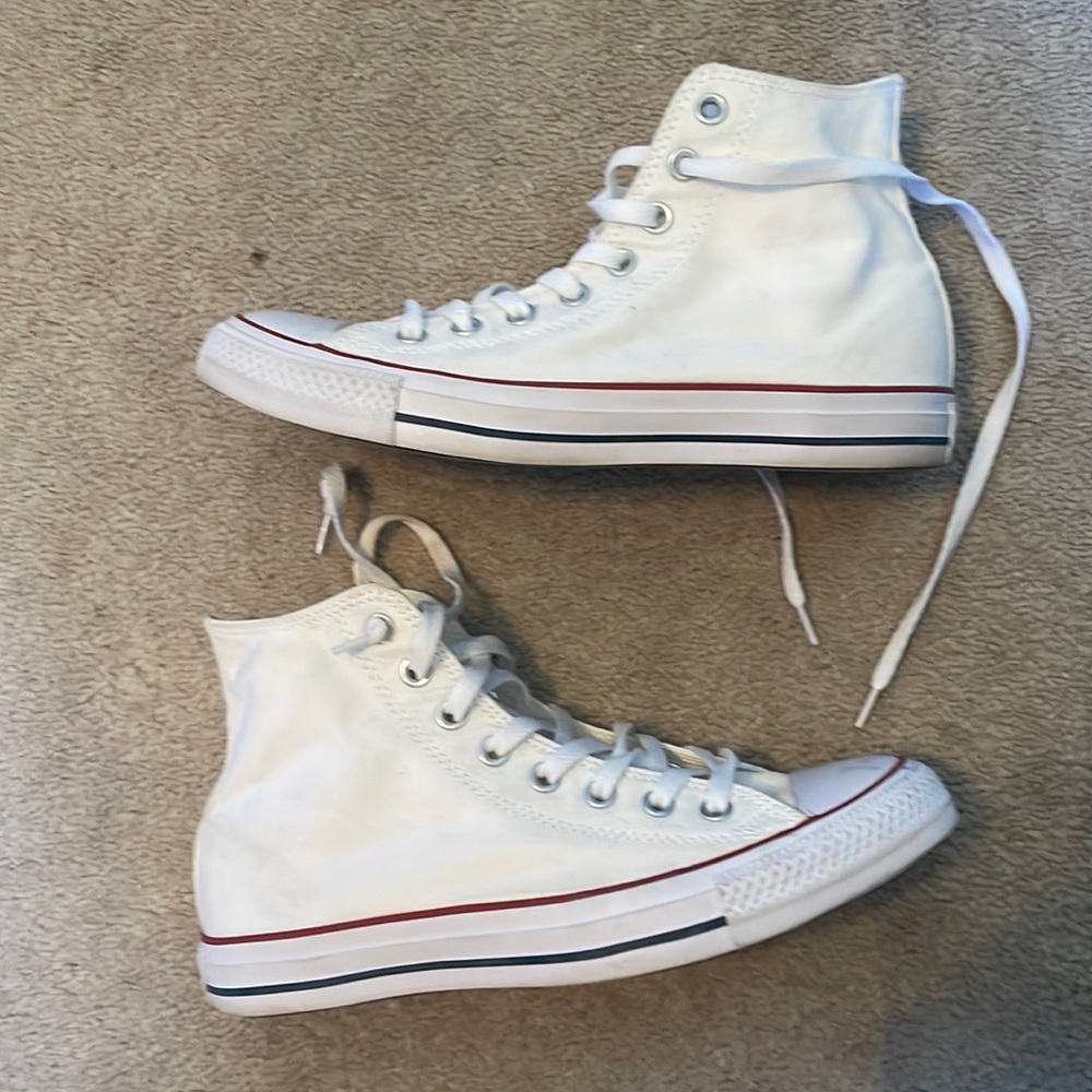 WORN ONCE Hightop Converse